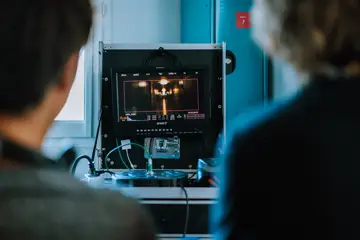 Octave et Guillaume au moniteur, sur le tournage